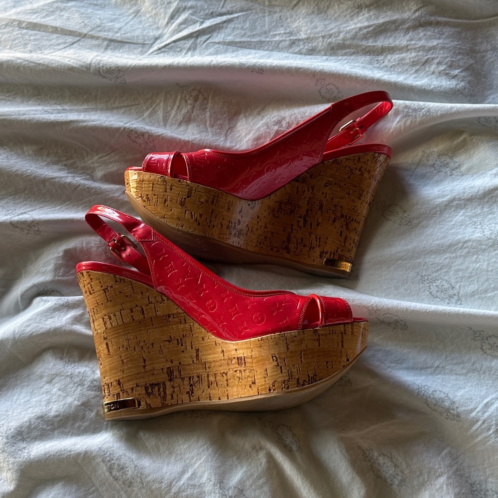 Louis Vuitton authentic pink Patent Leather, coated Cork Wedges,  gorgeous shoes